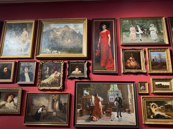 So many beautiful and interesting paintings