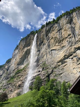 Staubbach falls in Lauterbrunnen 