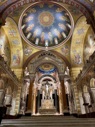 The alter is surrounded by 7 marble columns each weighing 6 tons!
