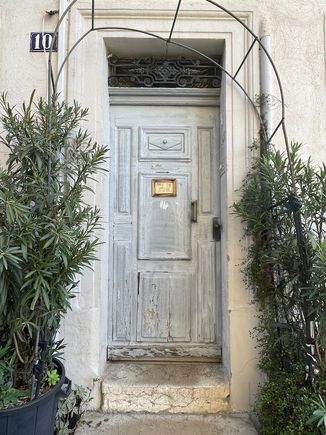 Door sign reminding people this is not a pub
