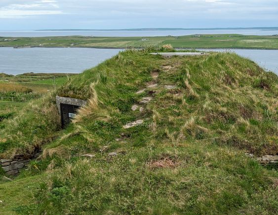 Taversoe Tuick entrance
