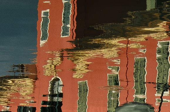 Another canal, another reflection.