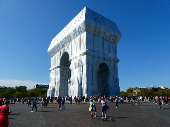 The Arc wrap is lovely.  Better than I expected.

full report here: https://anyportinastorm.proboards.com/thread/9056/triomphe-wrapped-christo-jeanne-claude