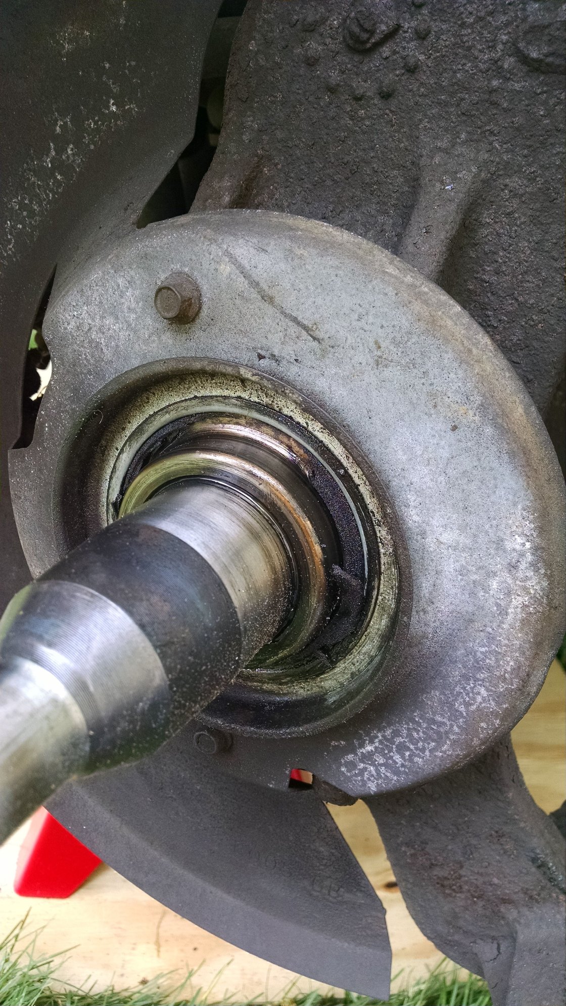 1993 E350 Front Brake Dust Shield Foam Gasket? Ford Truck Enthusiasts