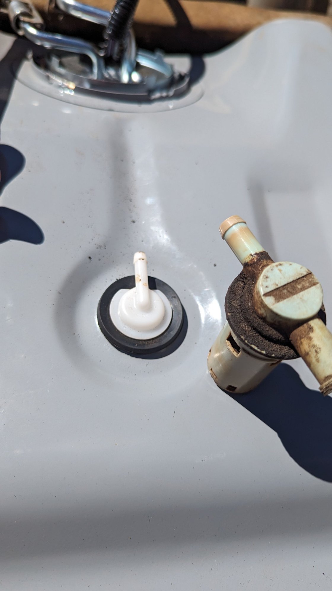 1994 F250 rear fuel tank vent Ford Truck Enthusiasts Forums