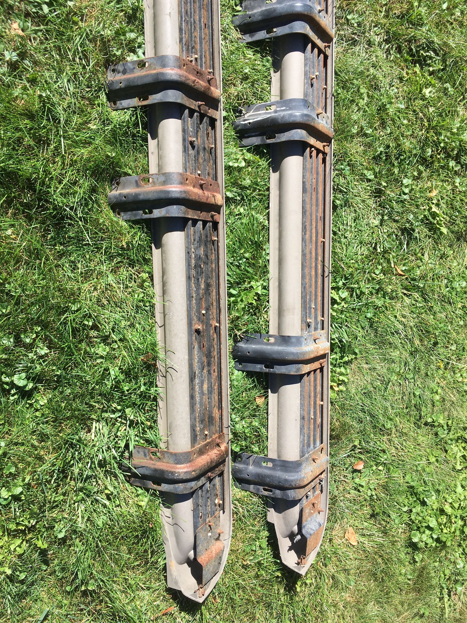 2001 Ford Excursion - Factory running boards - SURFACE RUST ONLY - Exterior Body Parts - $400 - Milwaukee, WI 53213, United States