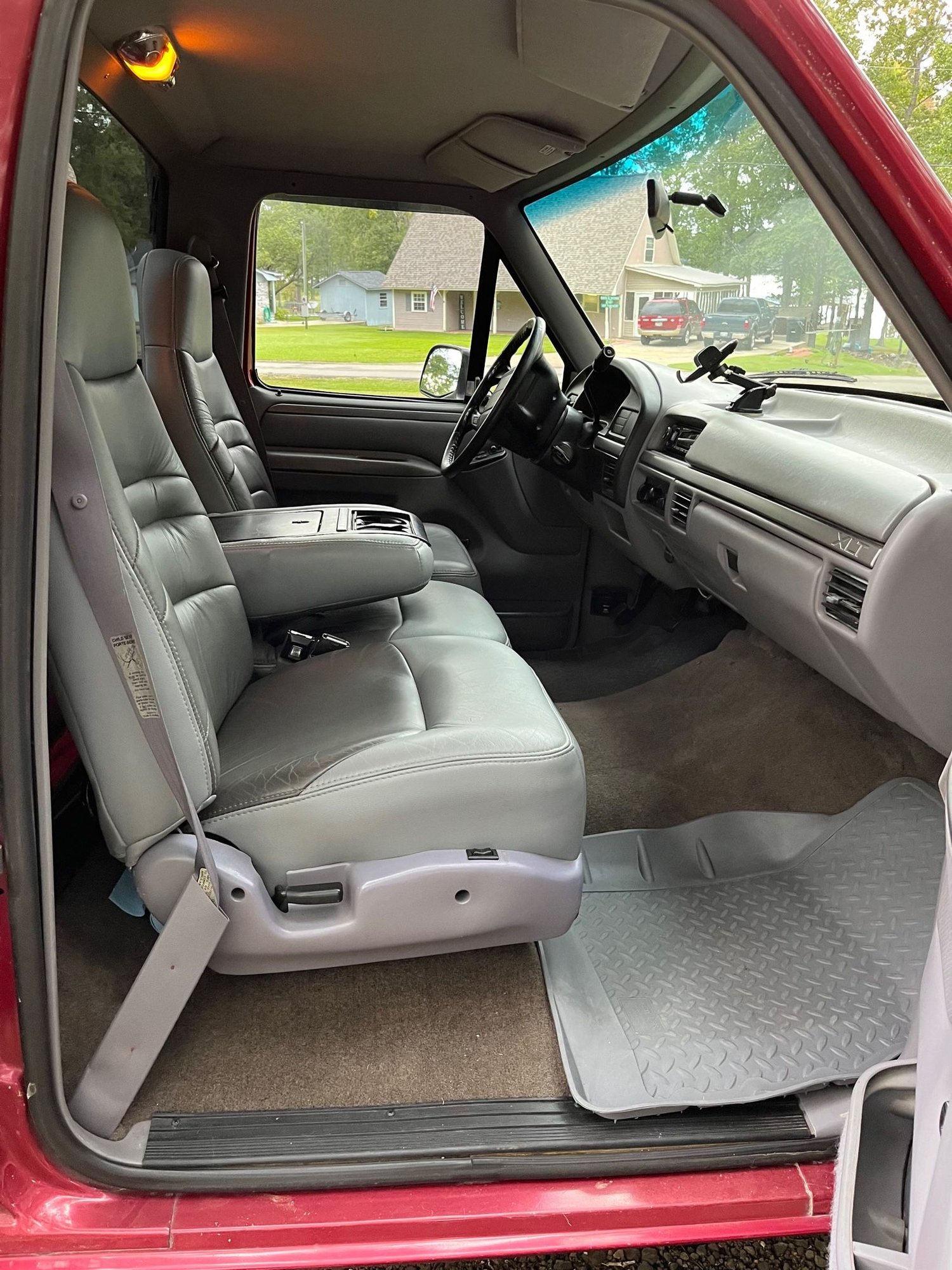 1995 Ford F-150 - 95 F150 XLT 5.0L Automatic, short bed - Great condition for it's age - Used - VIN 1FTEF15N0SNA97303 - 107,000 Miles - 8 cyl - 2WD - Automatic - Truck - Red - Hemphill, TX 75948, United States