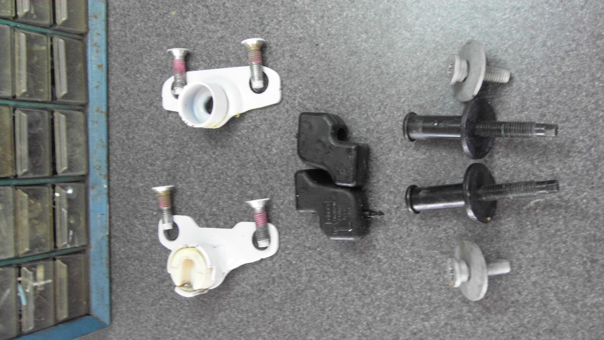 2015 2016 2017 F150 TAILGATE HINGE KITS DEALER TAKE OFFS Ford Truck