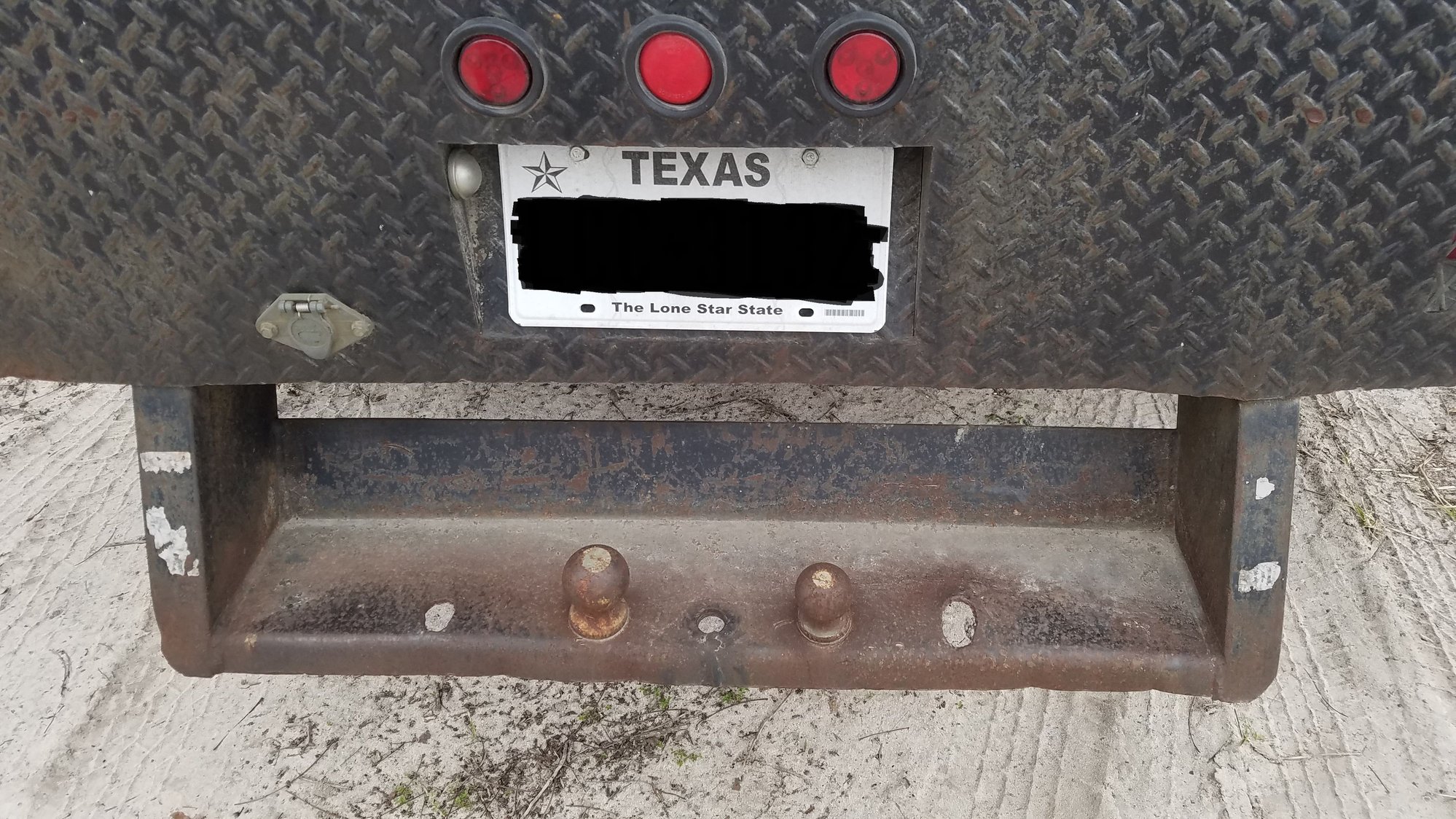 Sketchy flatbed hitch Ford Truck Enthusiasts Forums