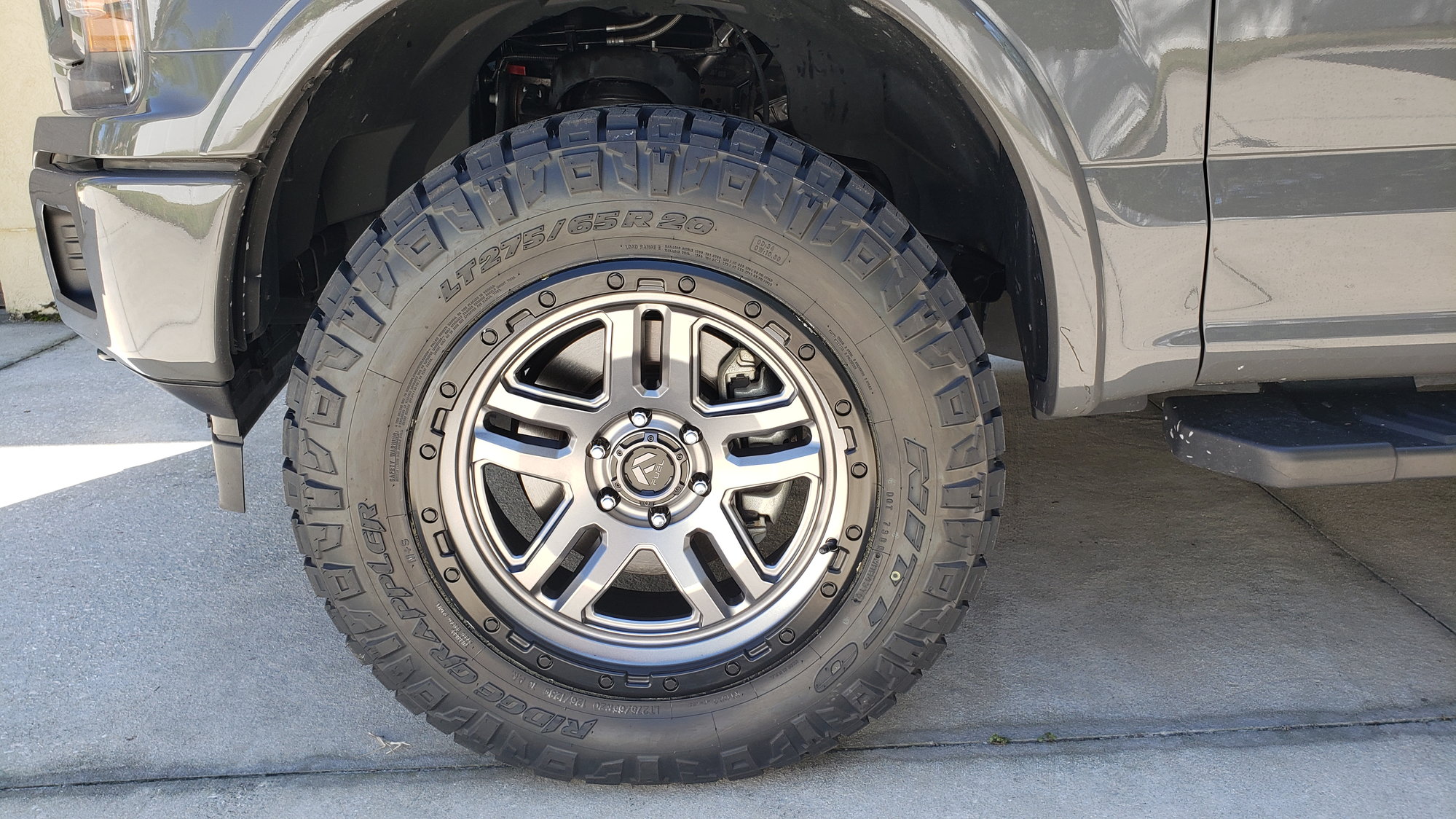 28 silverback tires