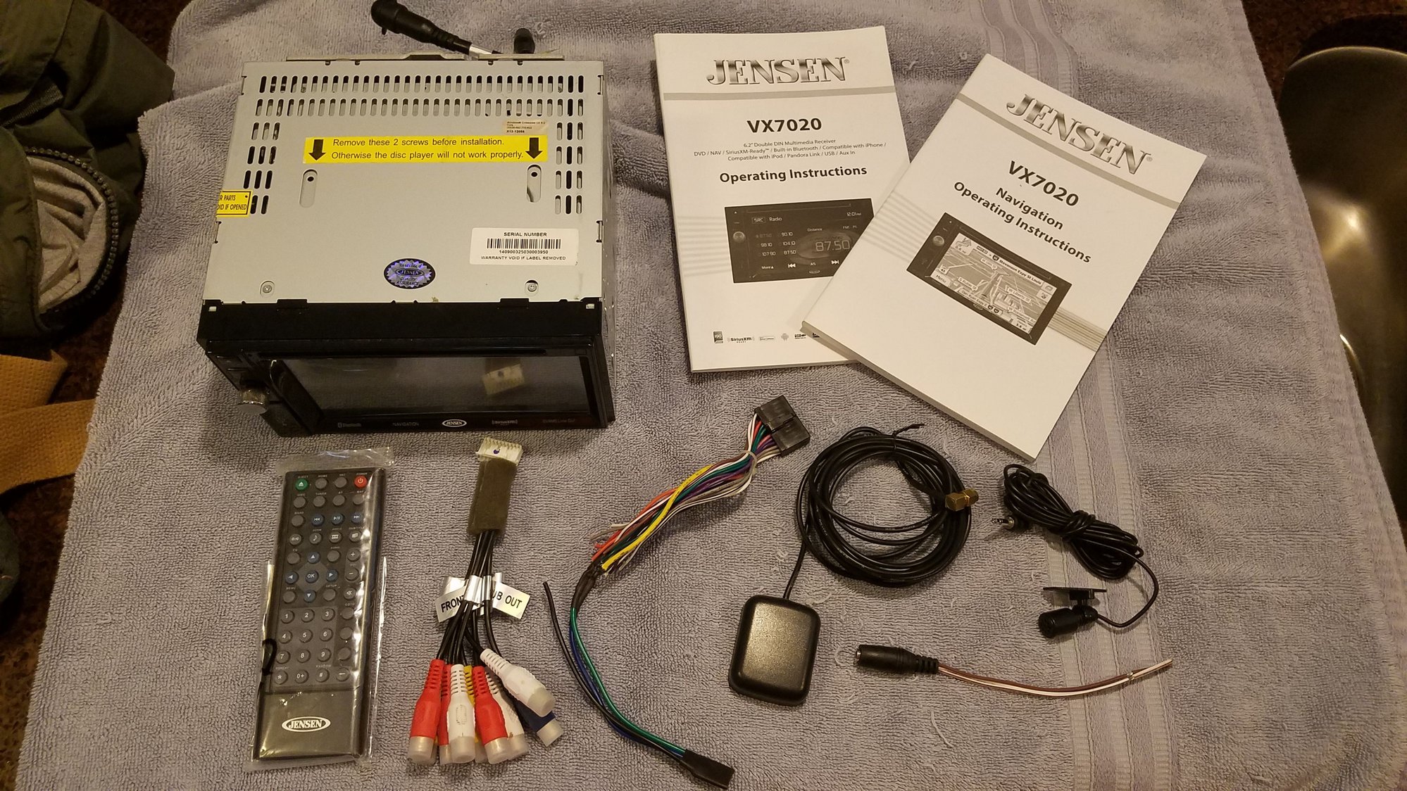 Jensen VX7020 double DIN multimedia receiver with DVD, built in