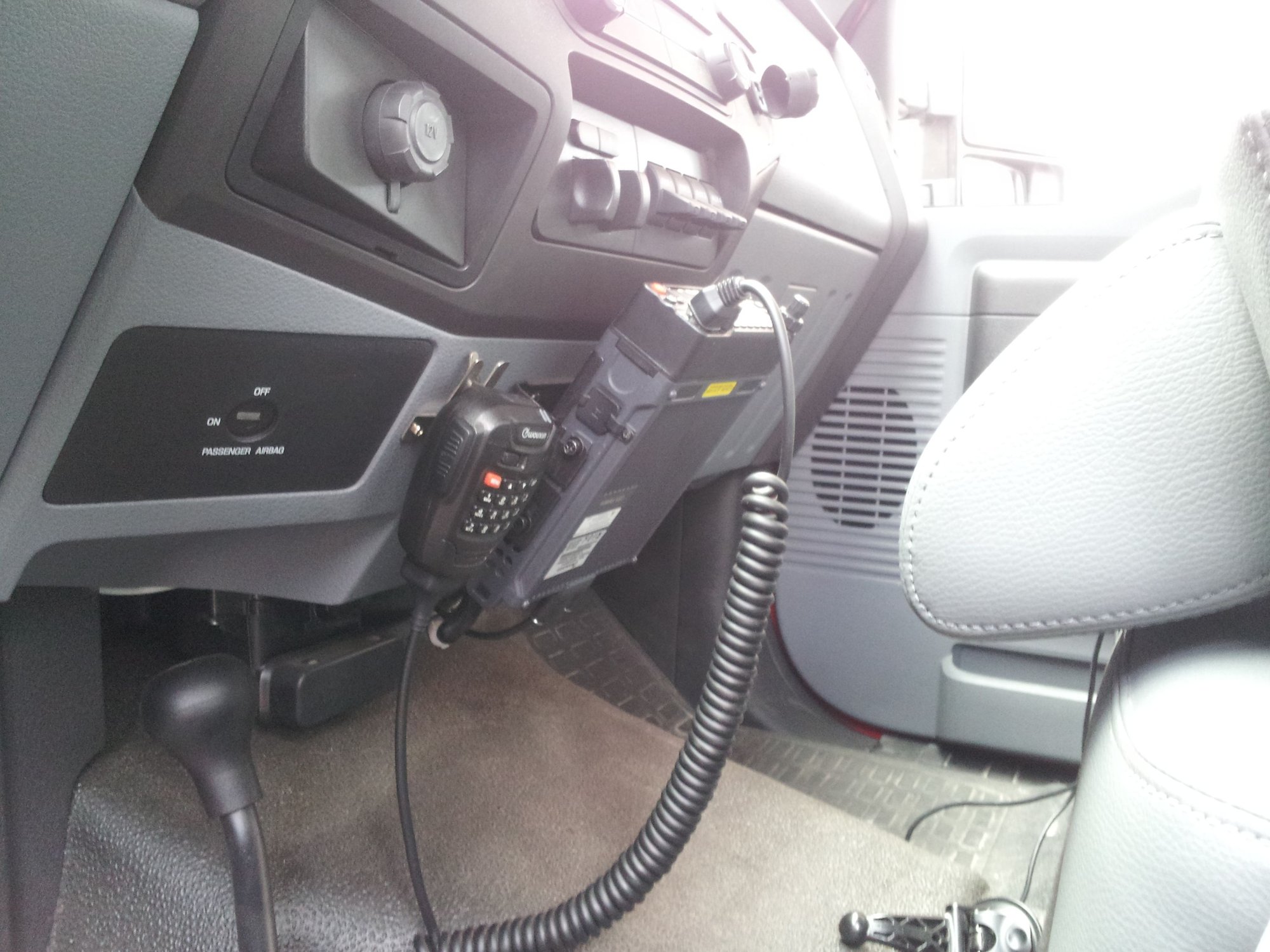 Looking for pictures of 2 way radio install Ford Truck Enthusiasts Forums