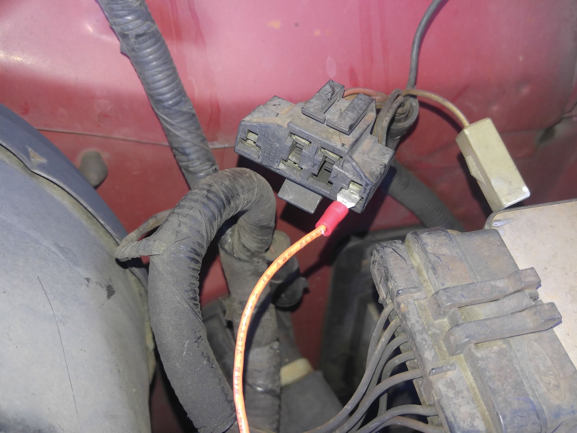 2007 ford expedition fuel pump location