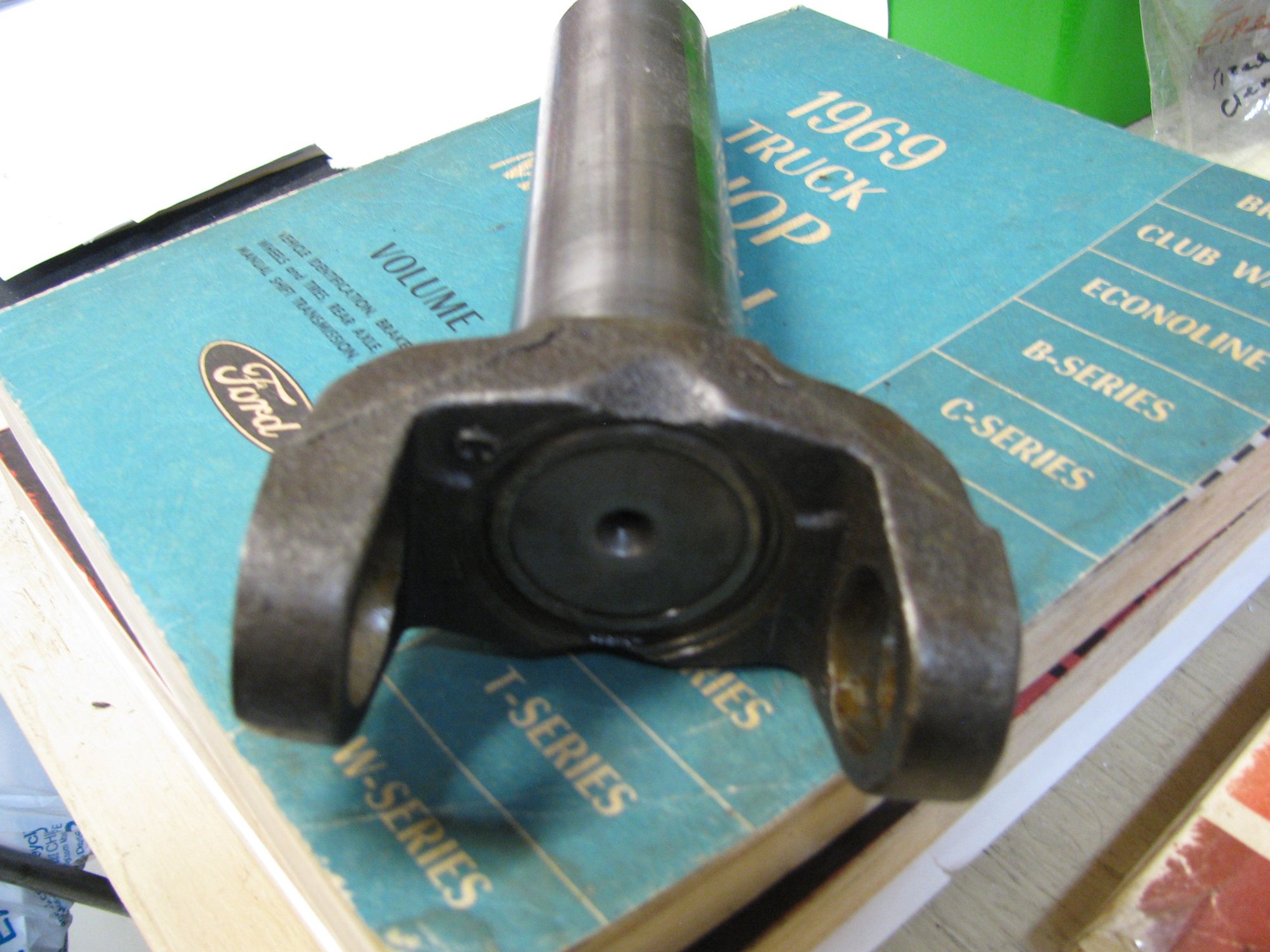 Output Seal on a C6 Leaking Badly Ford Truck Enthusiasts Forums