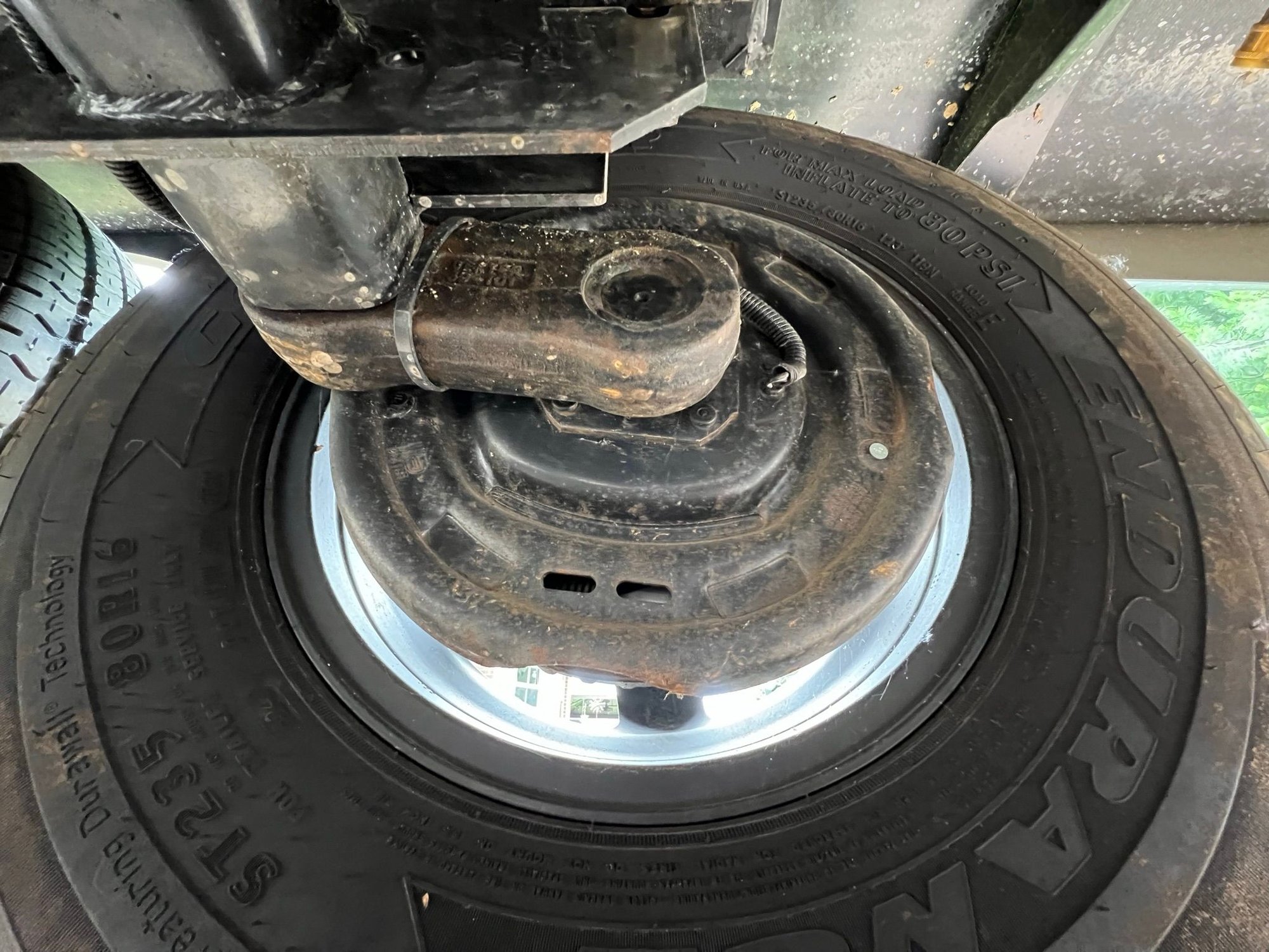 Can You Safely Jack Up an Unattached Fifth Wheel with Dexter Torsion