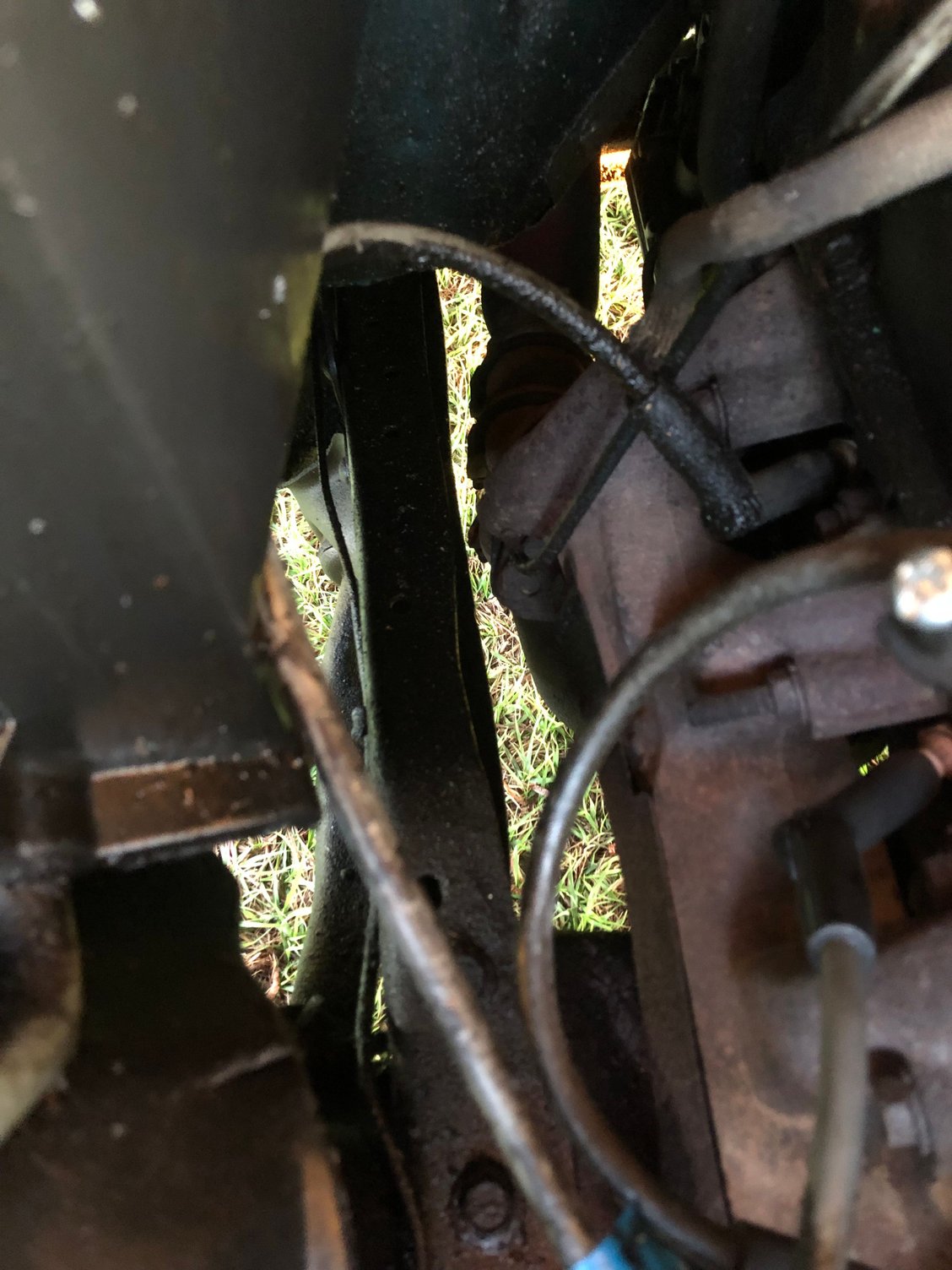 Back right corner of the pic is a metal tube going to the carb. 