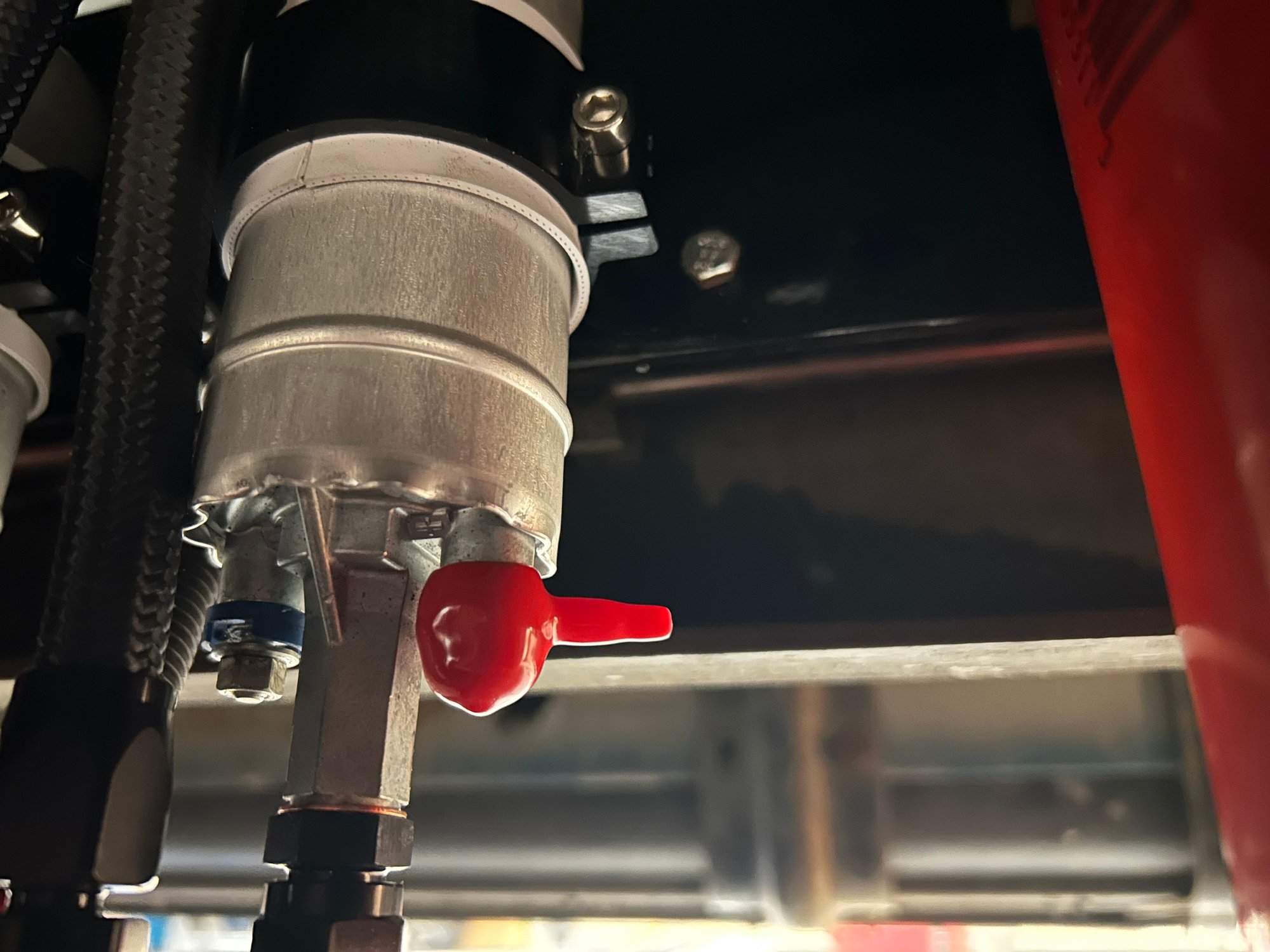 Lookee what I got. These fit like a glove onto the fuel pump. The wire side of the boot is stepped so I will need to trim it to accommodate the 12ga. Doesn�t look like there�s enough girth to use a heat shrink on the eyes. 