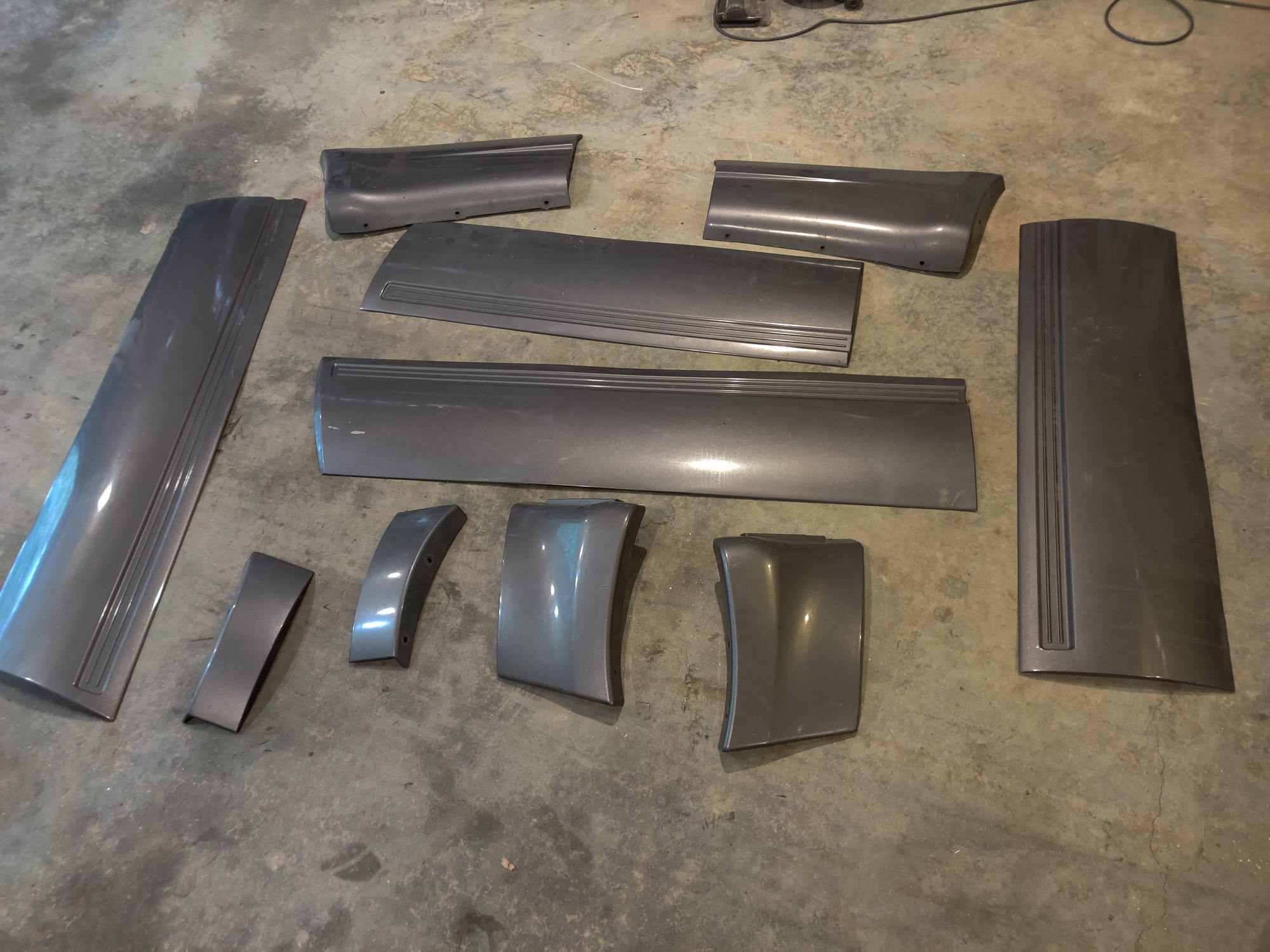 2002 Ford Excursion side moulding / cladding / trim - Ford Truck Enthusiasts Forums