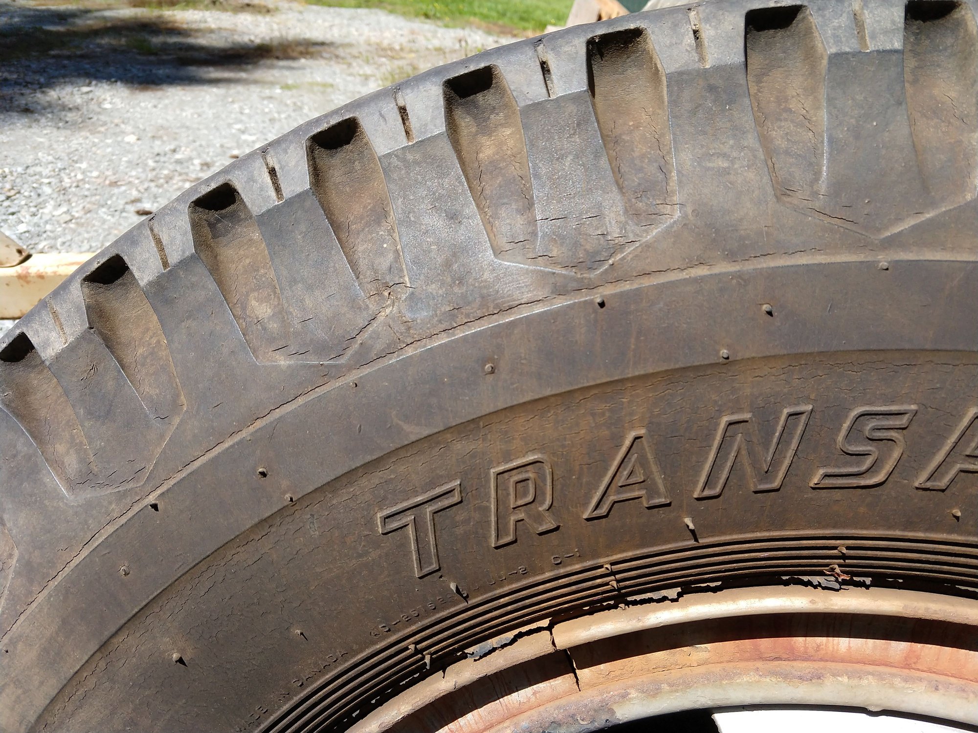 Wheels and Tires/Axles - 6x8.75 20" lock ring wheels + tires - Used - 1955 to 1995 Ford F600 - 1955 to 2006 Ford C600 - 1955 to 2006 Ford F-500 - Conway, WA 98238, United States