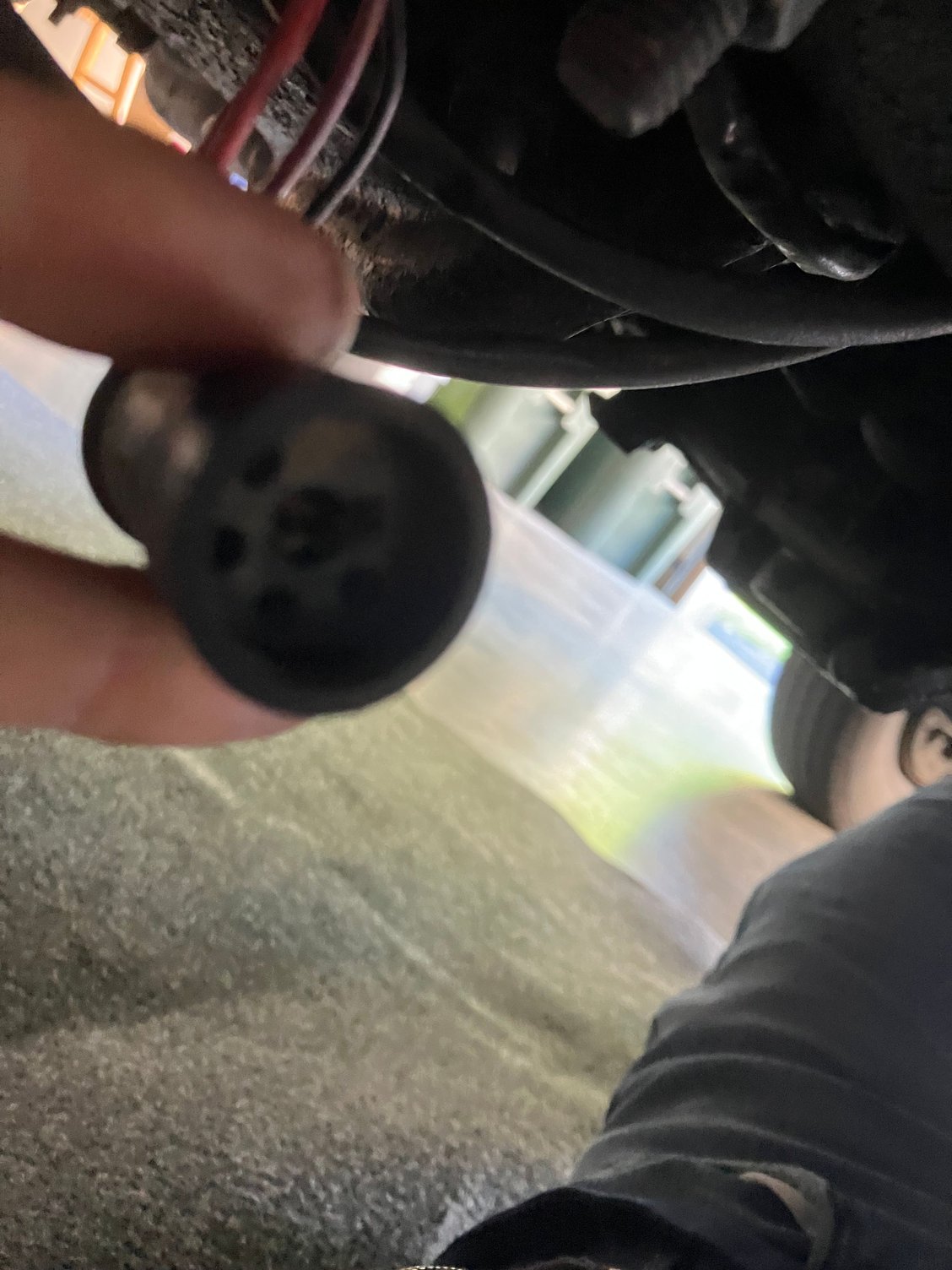 Connector found underneath truck 