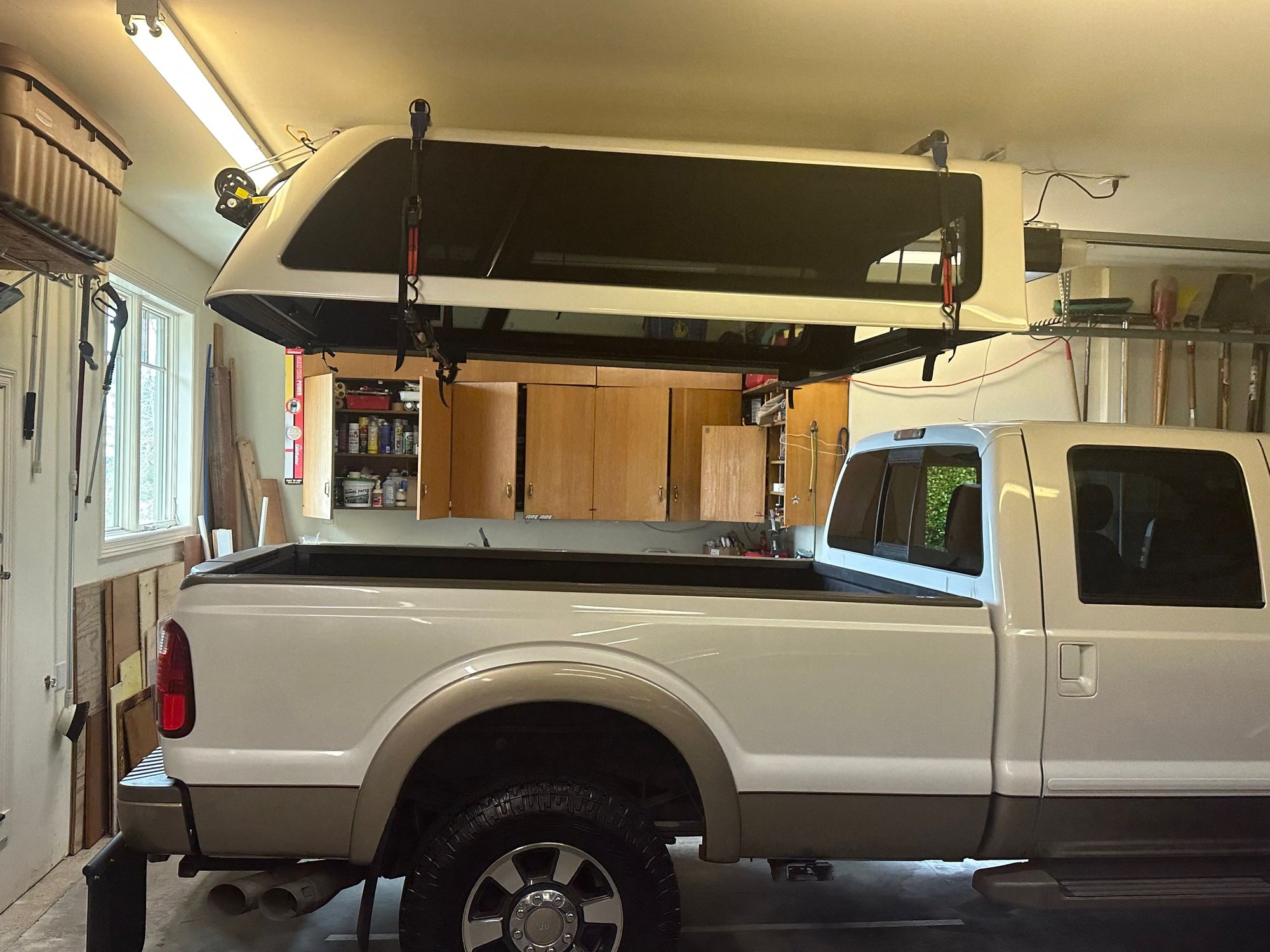 Accessories - 2011 ARE Z-series Topper White Platinum Pearl for LB - Used - Bellevue, WA 98004, United States