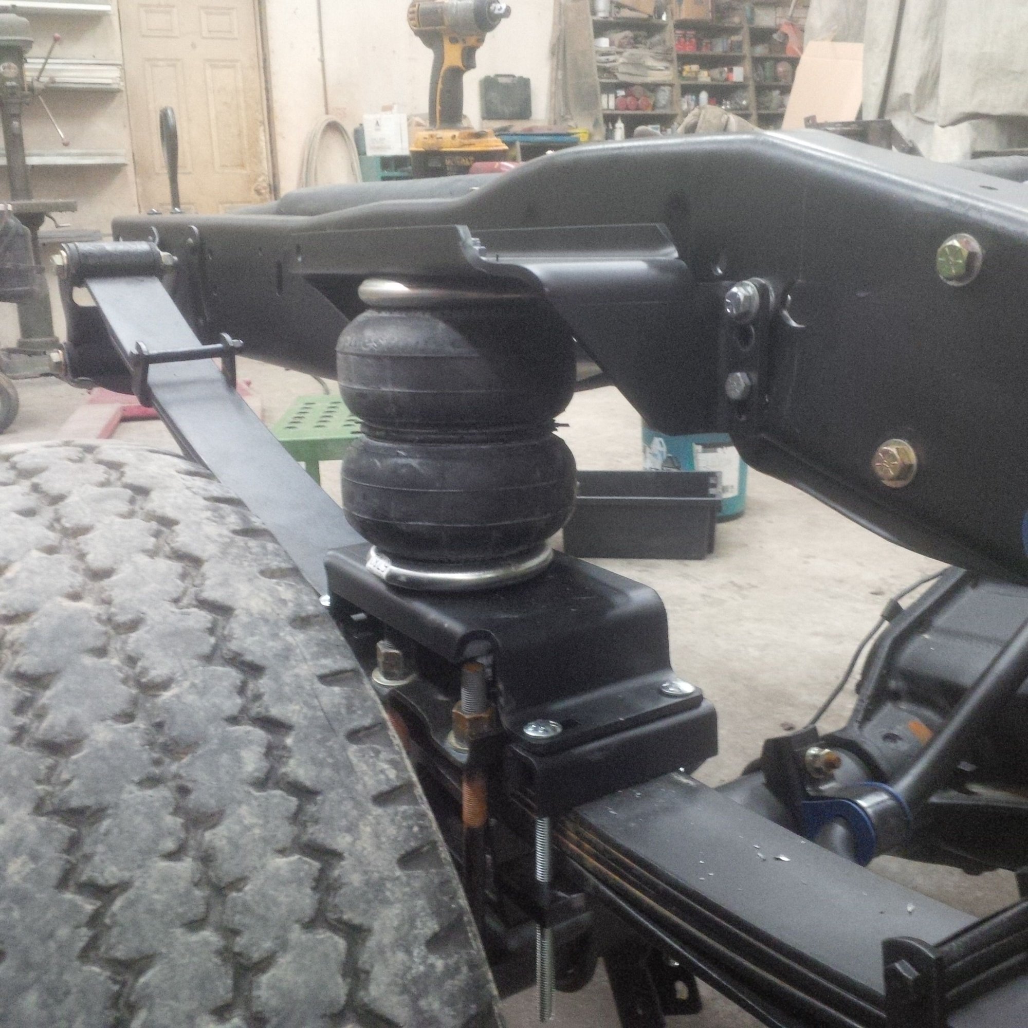 Anyone ever install LoadLifter or RideRite airbags? Ford Truck