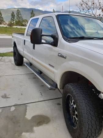 2005 Ford F-350 Super Duty - 2005 F350 Crew Cab, Long Bed FX4 Lariat, O-ringed, Studded, Modded, Etc.... - Used - VIN 1FTWW31P55EC00730 - 137,900 Miles - 8 cyl - 4WD - Automatic - Truck - White - San Jacinto, CA 92582, United States