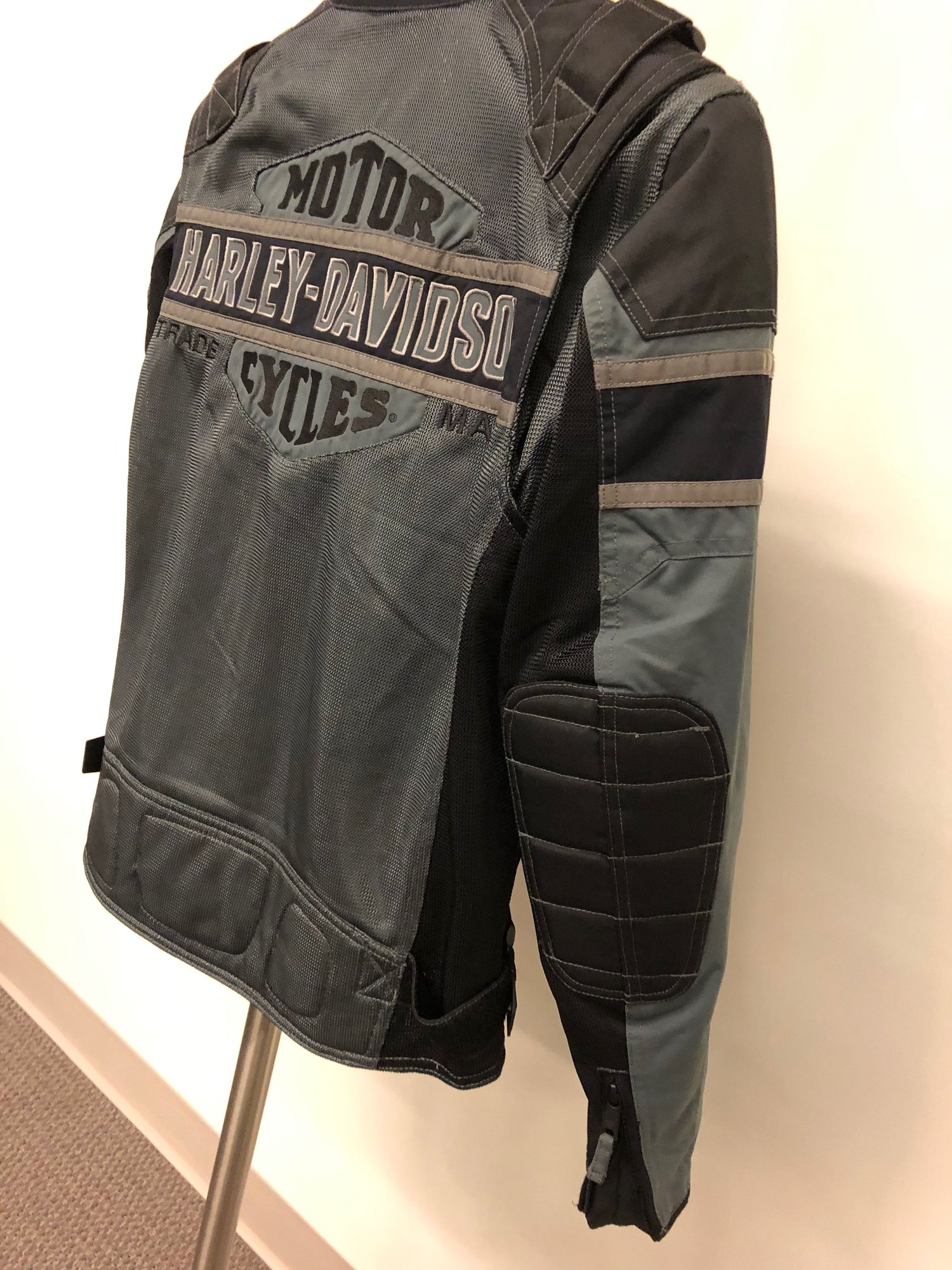 Harley Davidson MeshTextile Men's Riding Jacket MEDIUM ARMOR AND LINER INCLUDED! Harley
