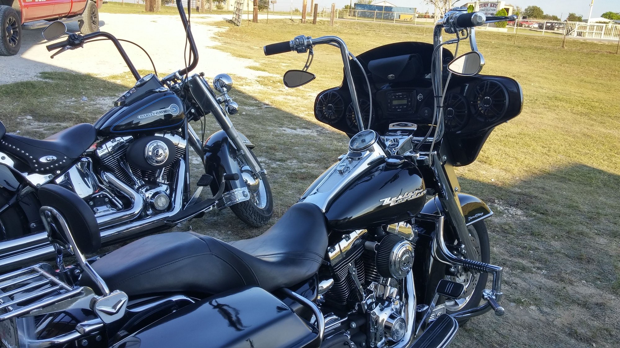 Lower Vented Fairing For Harley Touring With Storage Motorcycle Lower  Fairing For Harley Touring 1983-2013 - Vented Leg Fairings With Glove Box | Road  King, Street Glide Compatible Harley Fairing, image size:1998x1124