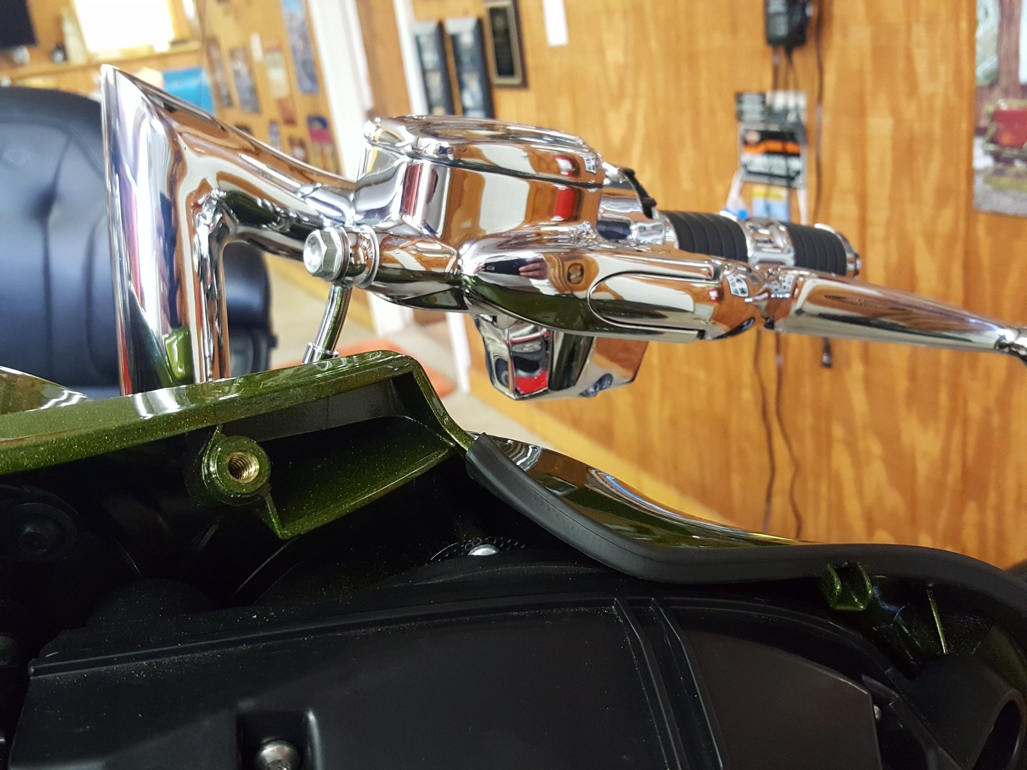 12 Inch Yaffe Monkey Bars w/ Kahuna Grips DONE Harley Davidson Forums