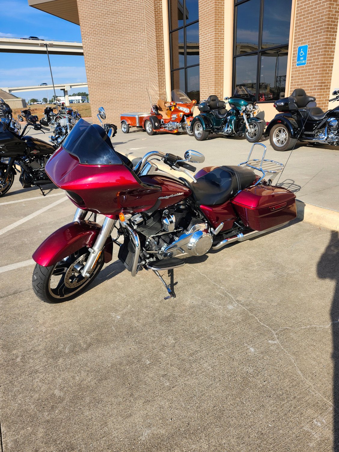 2017 FLTRXS Velocity Red Sunglo