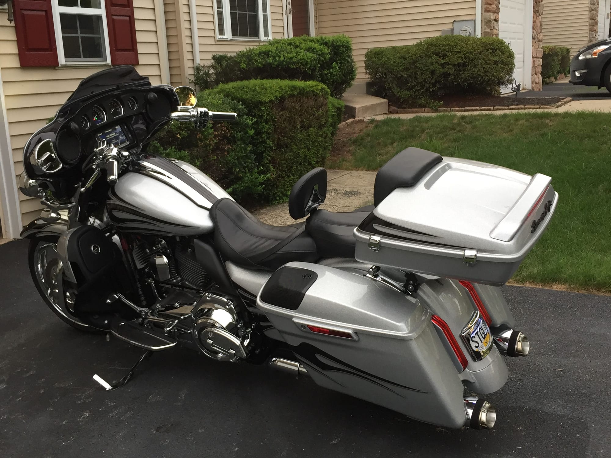 2012 road glide tour pack