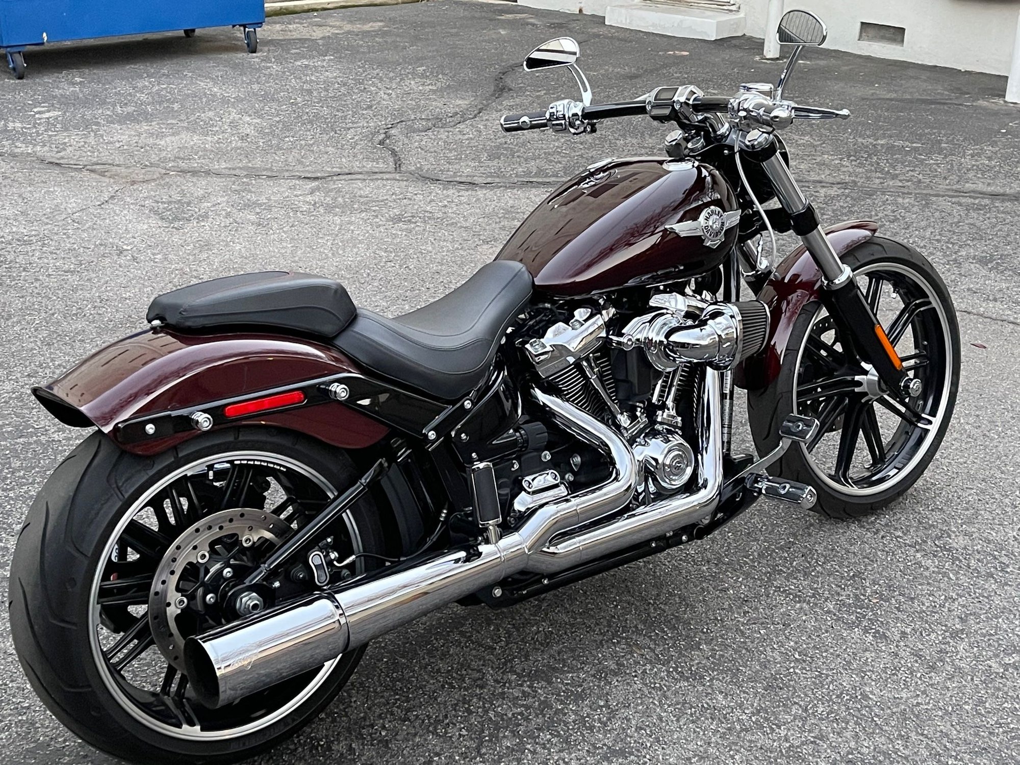 anyone tried putting a 5 gallon tank on the 2018 breakout? Page 13