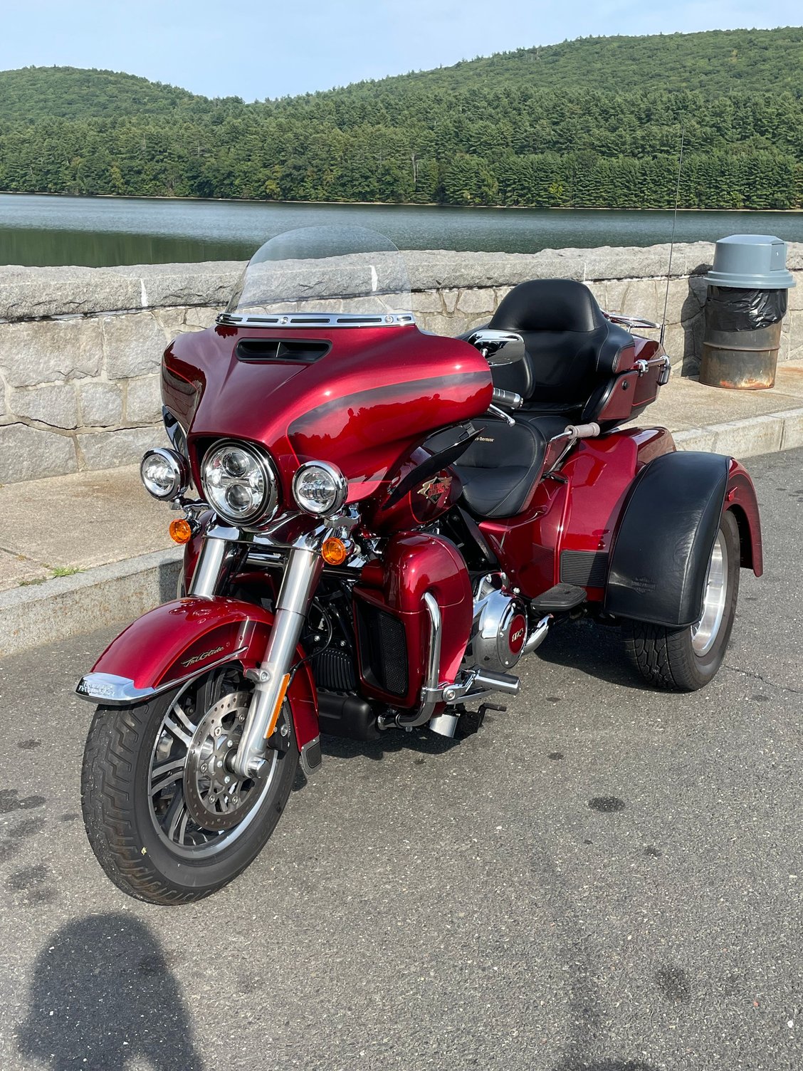 2023 anniversary Tri Glide with the stage two to camp and some other nice bits tons of fun.