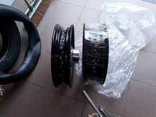 Left is stock, right is 4,5" ring