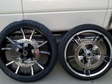 Just a side by side visual, stock 19 and a 21.