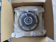 Clutch assembly for a splined mainshaft.