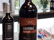 And of course a stop at a winery. This one is called “The Rosewood”. And yes folks, thats a 3 litre bottle of wine! 