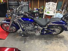 Slightley used wide tripper solo diamond stitched seat,bolts and fender bib not even broke in yet has maybe 500 miles on it like new condition went back to a two up seat thanks $260 shipped in cont us 