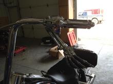 Love these mirrors.... Give the bike that evil look...