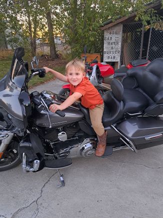 Friends son on my 14 Linited
