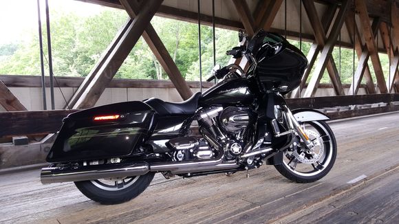 Saddleman Dominator Solo. Carbon fiber stitching. Has slot for backrest. Sits you up about an inch higher than stock. Im sending it out to get cut down. Not much better than my Mustang vintage solo as far as comfort. But looks a lot better.