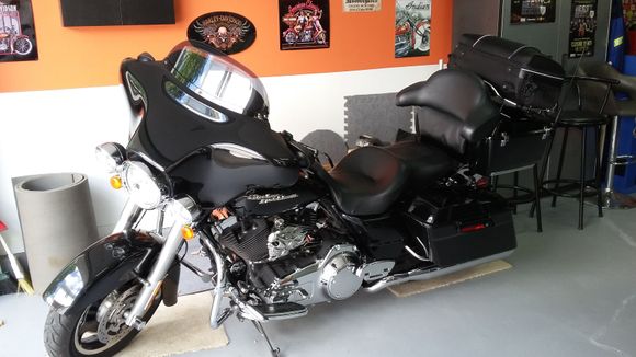 Harley all loaded and ready to rock in the morning!