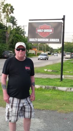 A stop on the way back at the Harley store of course!