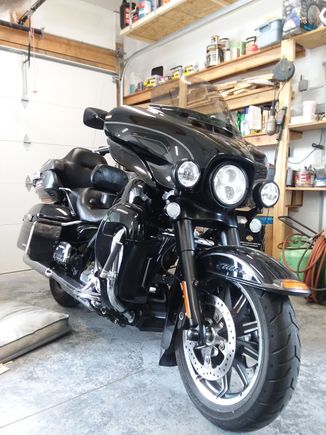 I dipped a lot of other stuff on the bike, too. Passing lamps and brackets, fender trim, etc.
