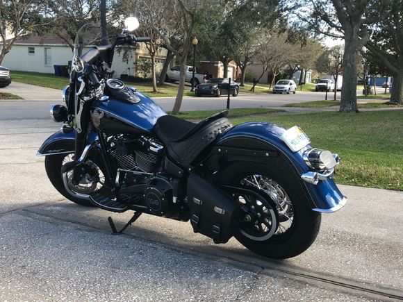 Added a swing arm bag to my Heritage Anniversary today.  Love this bike!  It was in the 80s in Florida today, so put on a few more miles.