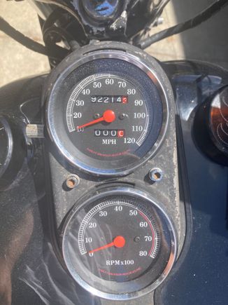 Absolutely love the gauges on the tank. I don’t get why they make it any other way! Also, a little mileage brag! I can’t wait to see it roll over.