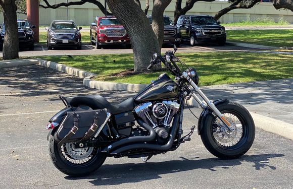 Rear tire is a 180/60- 17 and is 6.75" wide
Front is 150/80-17 and is 5.75" wide.
Both rims 4.5" wide