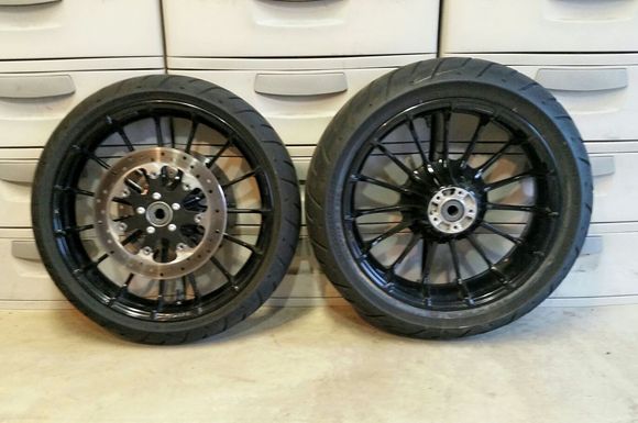 2019 FLHXS-Street Glide Talon Rims,Tires, F-Rotors, ABS Bearings. under 1400 miles on tires