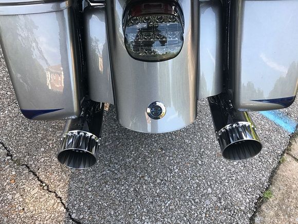 2017 CVO Limited - exhaust and tail light